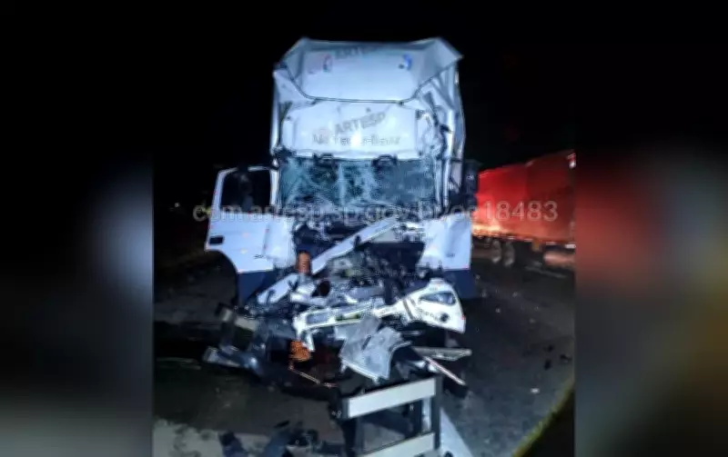 Motorista de caminhão morre em colisão traseira na SP-280 em Boituva