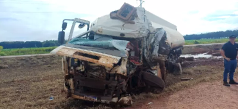 Motorista morre em colisão frontal entre caminhões na BR-070 em Mato Grosso