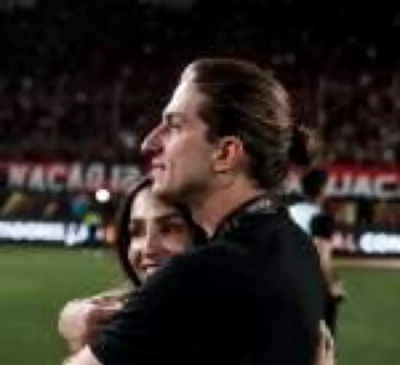 Mulher de Filipe Luís expressa mágoa após demissão do técnico do Flamengo em recado emocionante