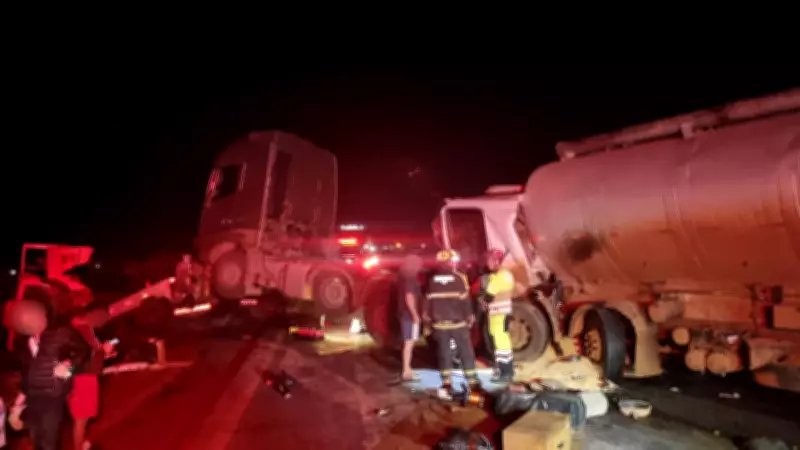 Mulher grávida morre ejetada em grave engavetamento na BR-365 em Patrocínio