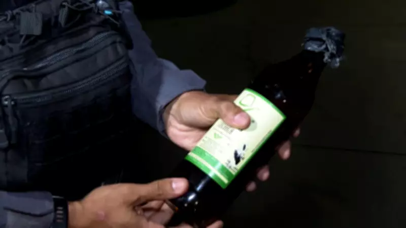 Mulher é presa com droga em garrafa de cachaça em distribuidora de Cariacica