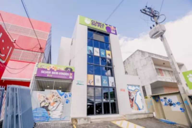 Mulher é presa por injúria racial após agredir funcionário em clínica veterinária em João Pessoa