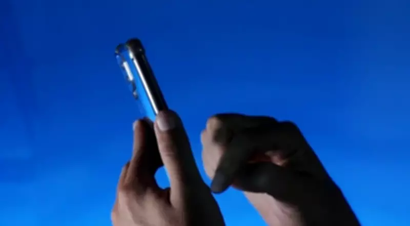 Mulher tem conta bancária invadida após golpista se passar por entregador em Irati, PR