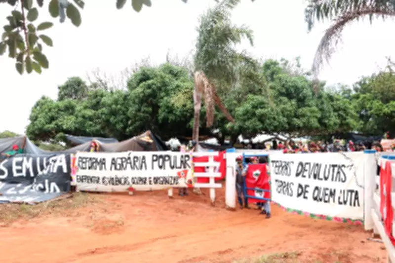 Mulheres do MST ocupam fazenda em SP em protesto por reforma agrária e deixam área após negociação