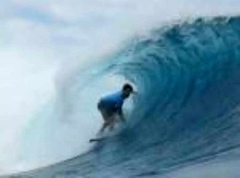 Mundial de Surf no Havaí inicia com regras inéditas para incentivar audácia e risco