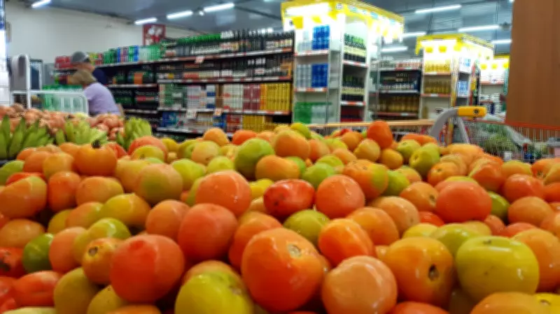 Natal lidera alta da cesta básica no Brasil; tomate dispara 31% em fevereiro