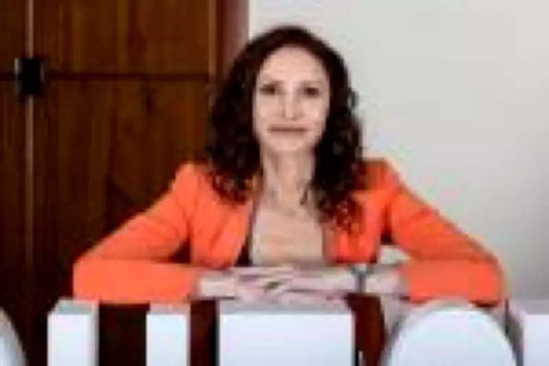 Natalia Pasternak critica divulgação precoce da polilaminina e falta de dados científicos