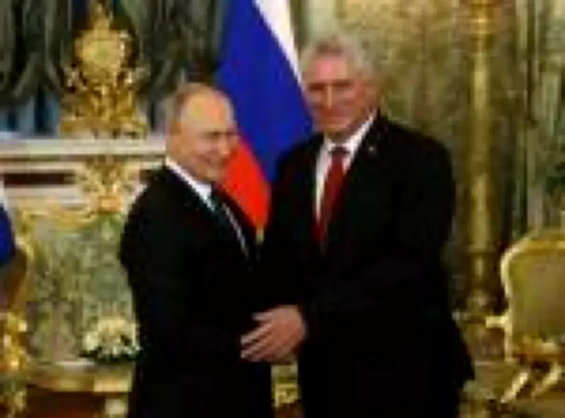 Navio russo desafia sanções dos EUA ao levar 730 mil barris de petróleo para Cuba