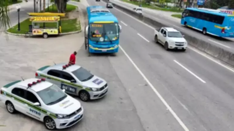 Ônibus é furtado em Maricá e recuperado horas depois em Itaboraí pela polícia
