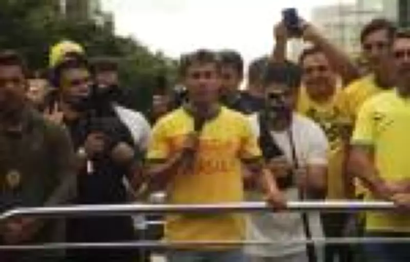 Nikolas Ferreira pede cadeia para Moraes e ataca Lula em discurso inflamado na Paulista