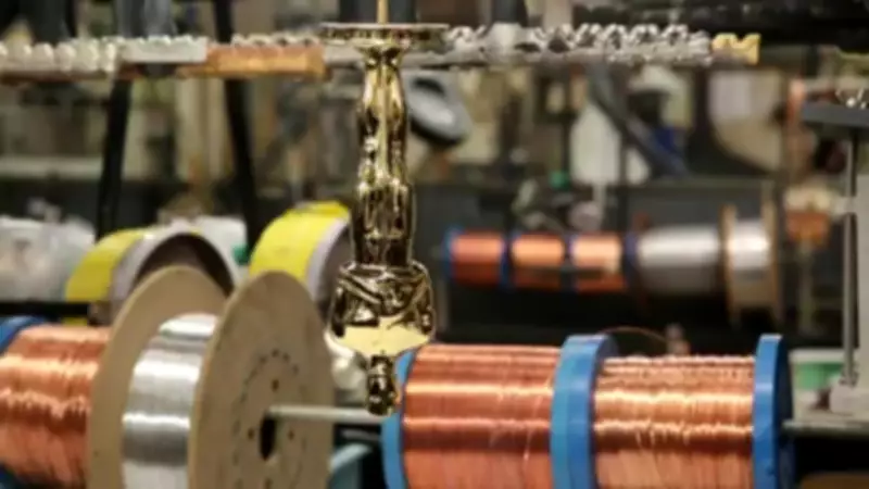 O segredo por trás da estatueta do Oscar: seis meses de produção artesanal