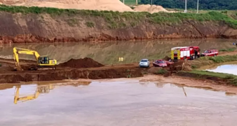 Operador de trator morre após veículo tombar e afundar em tanque de lama em Corumbataí