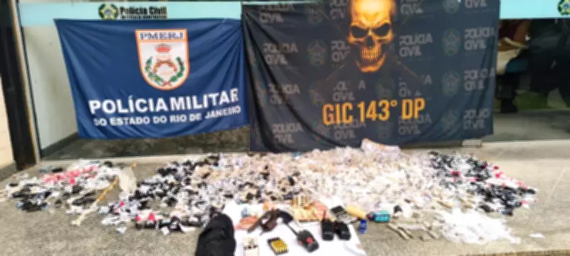 Operação com cães farejadores prende três e apreende dois adolescentes em Itaperuna