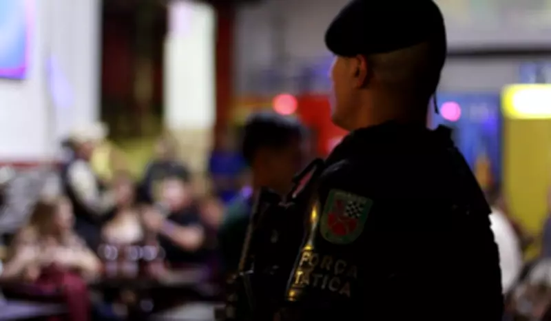 Operação fiscaliza bares no Centro de Manaus e autua três por falta de segurança contra incêndio