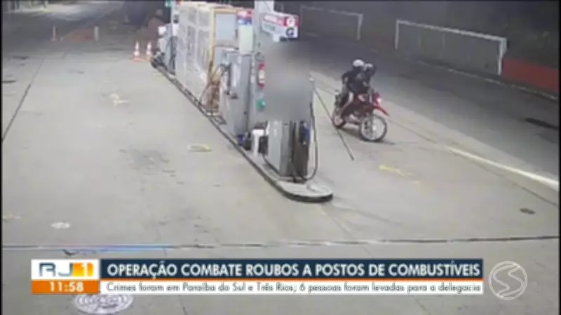 Operação policial prende três homens e apreende três adolescentes por roubos a postos no RJ