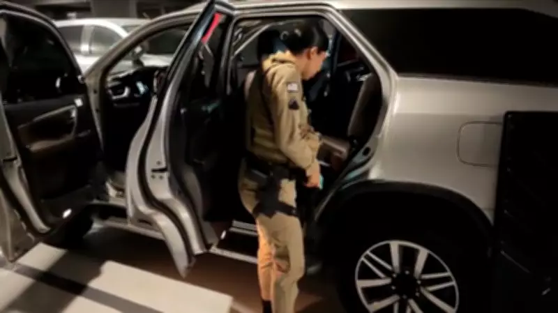 Operação Ventura prende dois e apreende veículo de luxo em ação contra tráfico e lavagem