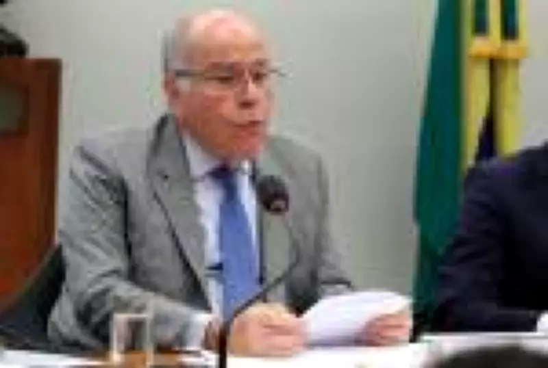 Oposição convoca chanceler Mauro Vieira para explicar postura do governo sobre ataques do Irã