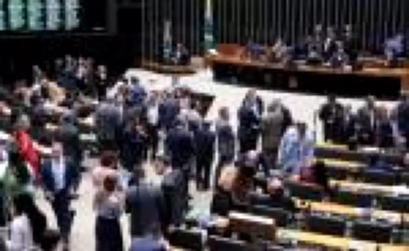 Oposição planeja usar lobistas para frear avanço da PEC que acaba com escala 6×1