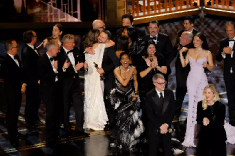 Oscar 2026: 'Uma Batalha Após a Outra' é grande vencedor com seis estatuetas; cerimônia tem momentos emocionantes