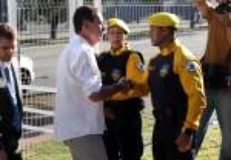 Paes inaugura Força Municipal de policiamento no Rio como vitrine eleitoral na segurança