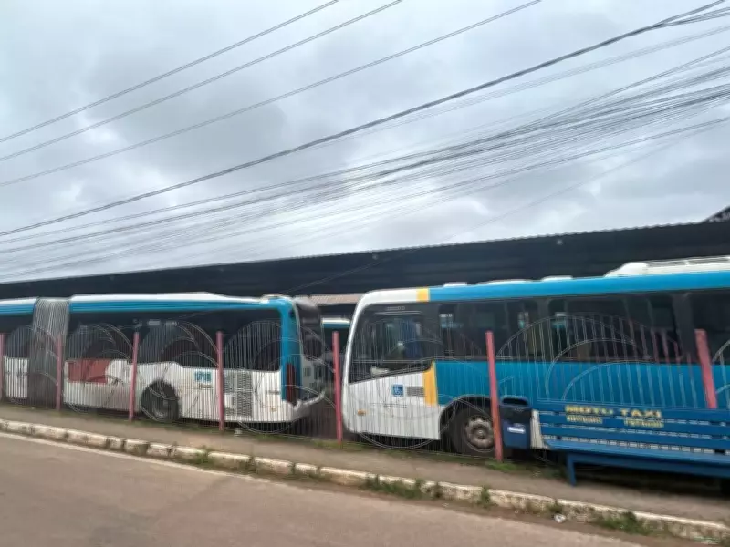Paralisação de ônibus em Rio Branco deixa passageiros esperando por mais de uma hora