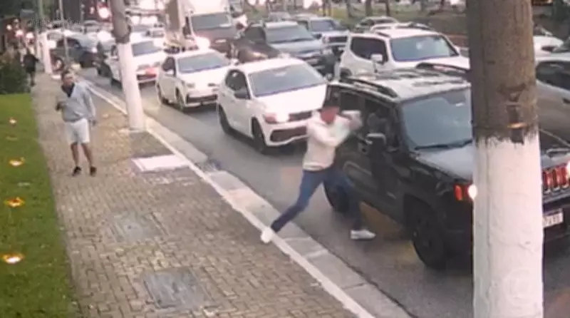 Pastor tem celular roubado após quebra de vidro do carro no Centro de São Paulo