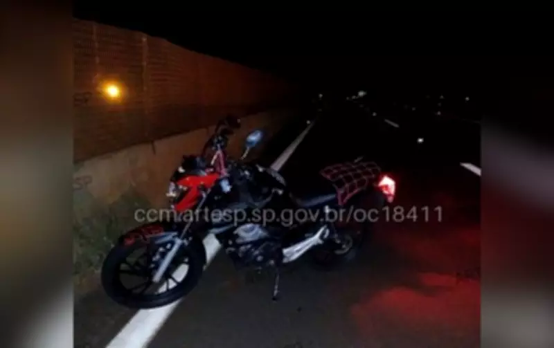 Pedestre morre atropelado por moto e carreta na SP-255 em Avaré na segunda-feira