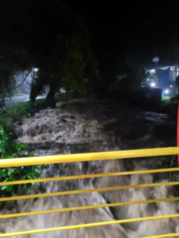 Penedo, em Itatiaia (RJ), sofre com 160 mm de chuva em apenas duas horas