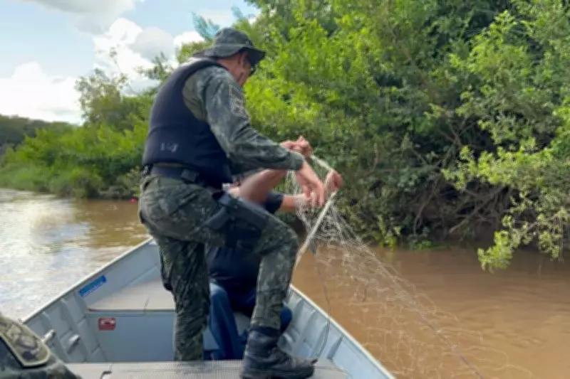 Pescador amador de 71 anos é flagrado com redes em local proibido no Rio Aguapeí, em Lucélia