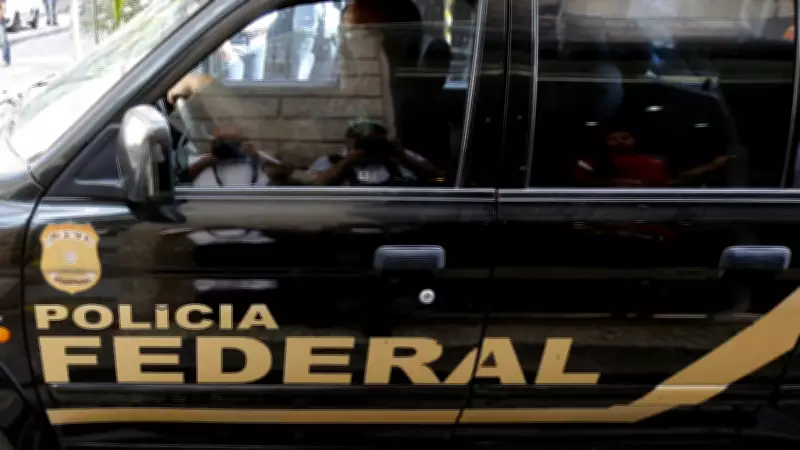 PF cumpre prisões e busca e apreensão em operação contra fraudes no INSS