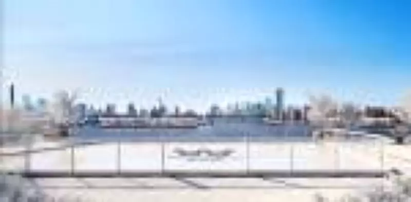 Piscina que vira pista de patinação no gelo: inovação do grupo Naftali em Nova York