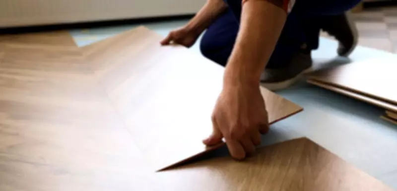 Pisos Vinílicos: A Solução Rápida e Elegante para Renovar Ambientes