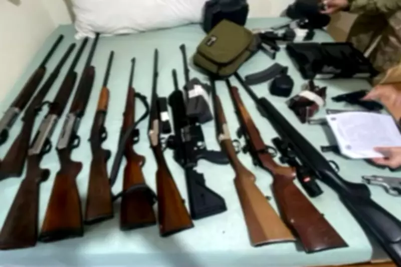Polícia apreende arsenal com 50 armas e 8,8 mil munições em caso de violência doméstica em Cáceres