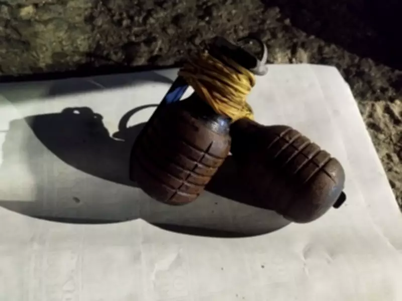 Polícia apreende duas granadas e drogas em operação em Arraial do Cabo