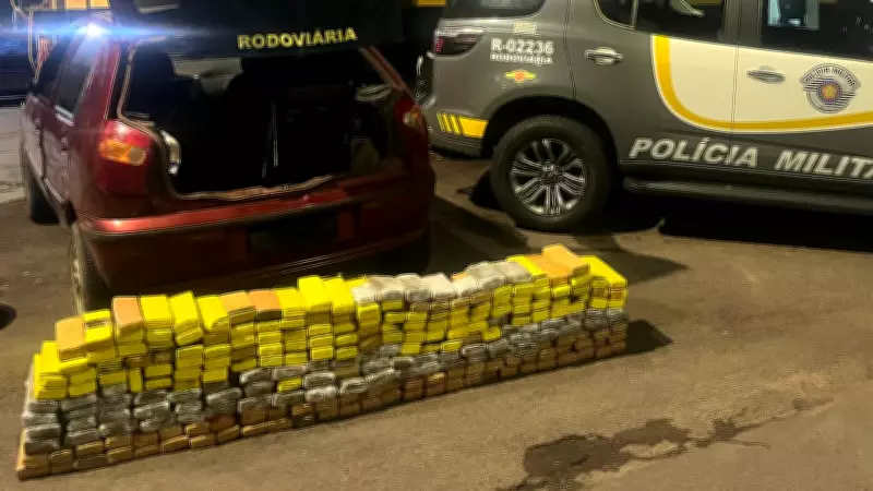 Polícia apreende mais de 220 kg de maconha em carro na SP-300 em Andradina