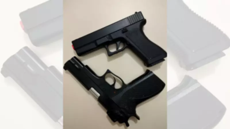 Polícia apreende réplicas de pistola com estudantes perto de escola em Vera Cruz (SP)