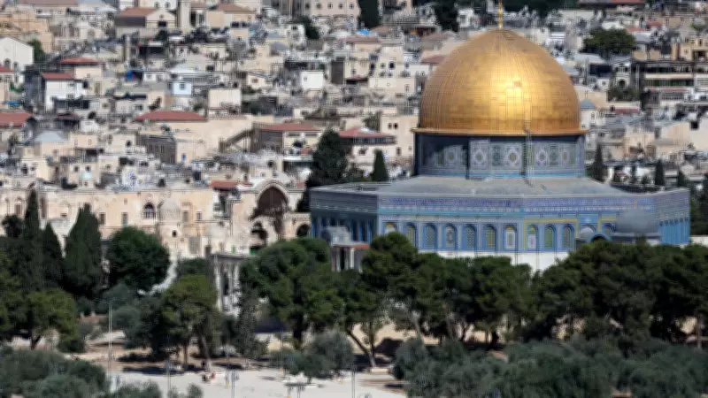 Polícia de Israel impede celebração do Domingo de Ramos no Santo Sepulcro pela primeira vez em séculos