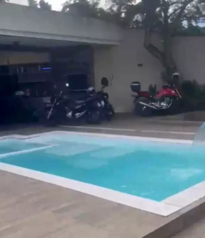 Polícia desarticula call center criminoso em mansão de luxo em Suzano
