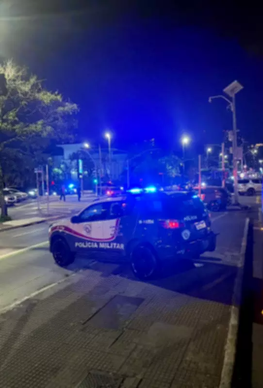 Polícia prende três homens após perseguição e acidente na Avenida Nove de Julho em São Paulo