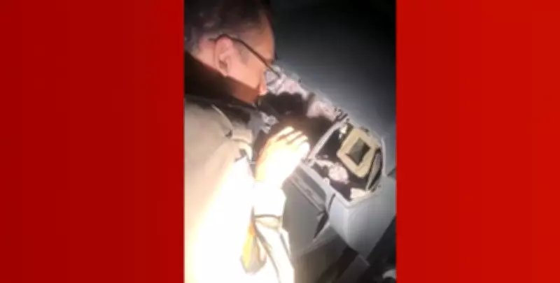 Policiais encontram 20 barras de crack em fundo falso de carro em Inimutaba