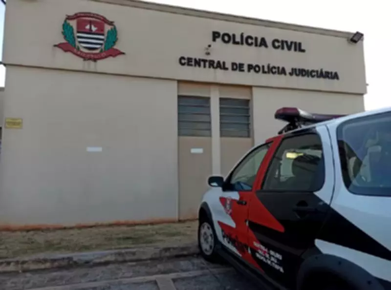 Policial militar ferido após viatura ser atingida por caminhão com trator furtado em Jaú