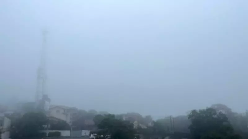Porto Alegre amanhece encoberta por neblina em seu 254º aniversário