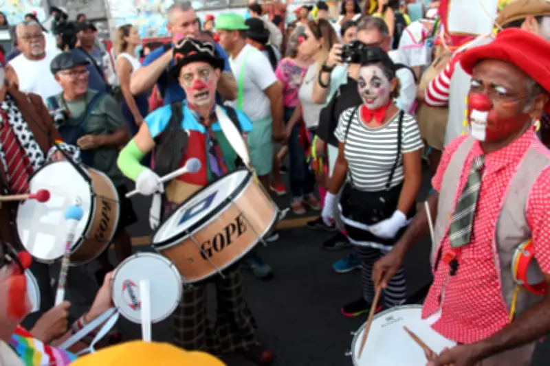 Prefeito de Salvador sanciona lei que reconhece festa dos Palhaços do Rio Vermelho como Patrimônio Cultural Imaterial