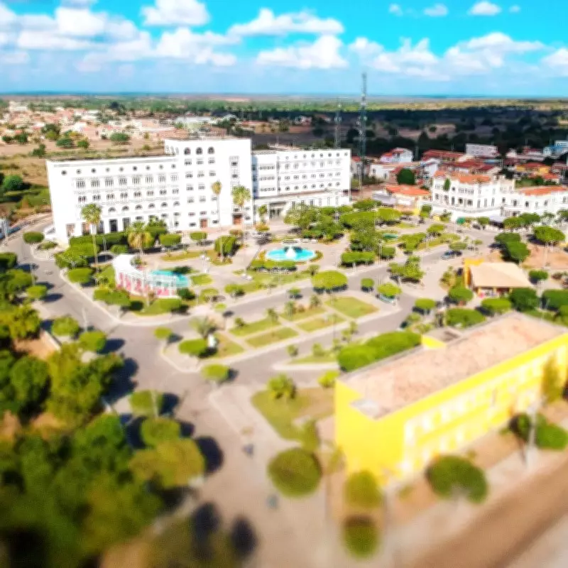 Prefeitura de Cipó, na Bahia, abre processo seletivo com mais de 100 vagas e salários de até R$ 11 mil