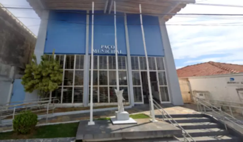 Prefeitura de Riversul (SP) abre concurso com salários de até R$ 11 mil