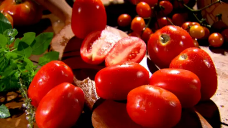 Preço do tomate dispara 85% em março com oferta reduzida e demanda aquecida