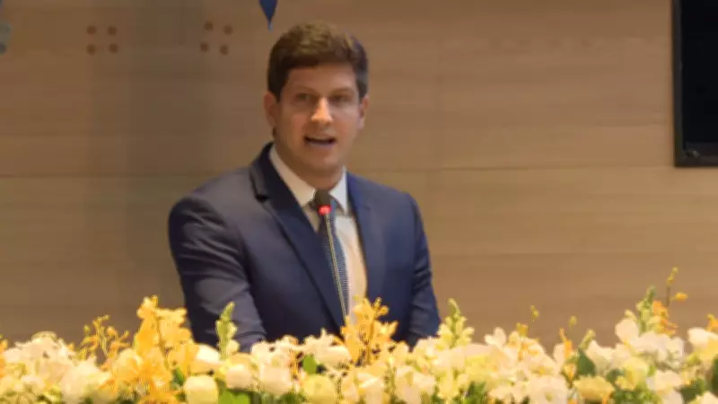 Presidente da Câmara do Recife arquiva CPI contra prefeito João Campos por suposto tráfico de influência