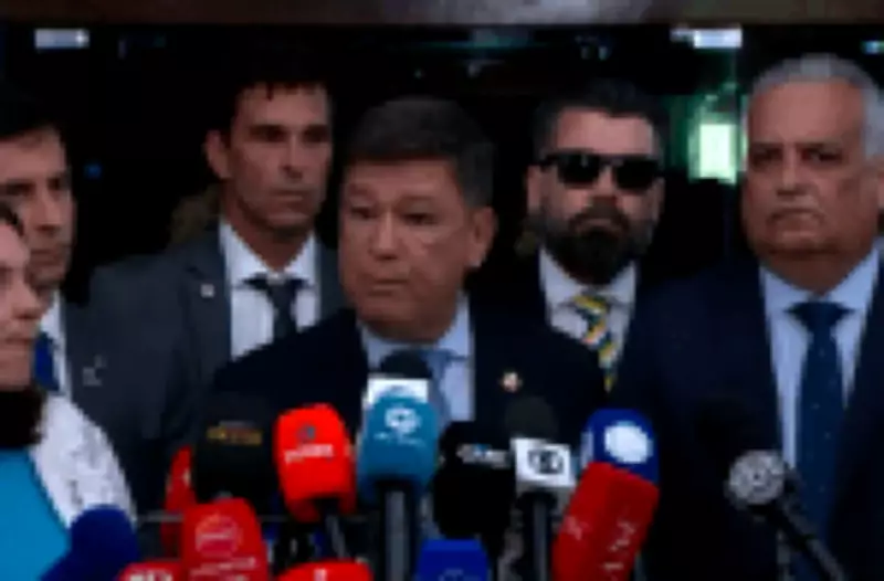 Presidente da CPMI do INSS questiona decisão de Dino sobre quebra de sigilo de Lulinha