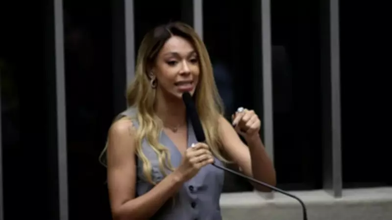 Presidente do SBT pede desculpas a deputada Erika Hilton por comentários transfóbicos de Ratinho