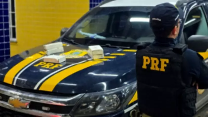 PRF apreende 5 kg de cocaína e prende três após abordagem por iluminação irregular no MA